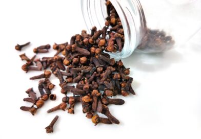 cuisoare care curg din borcan